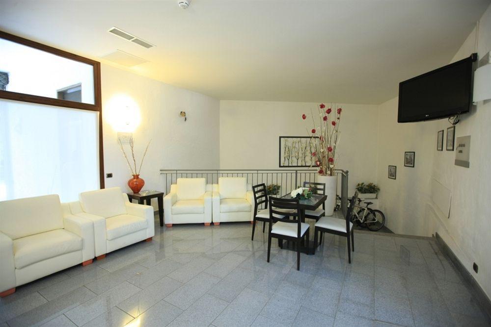 Hotel La Locanda Cadrezzate Buitenkant foto