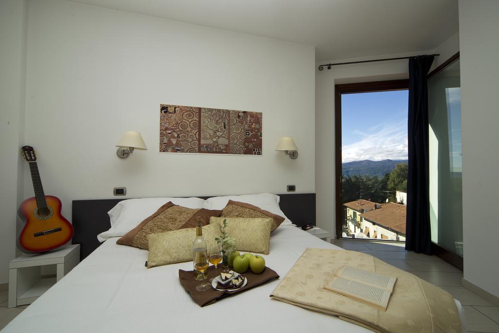 Hotel La Locanda Cadrezzate Buitenkant foto