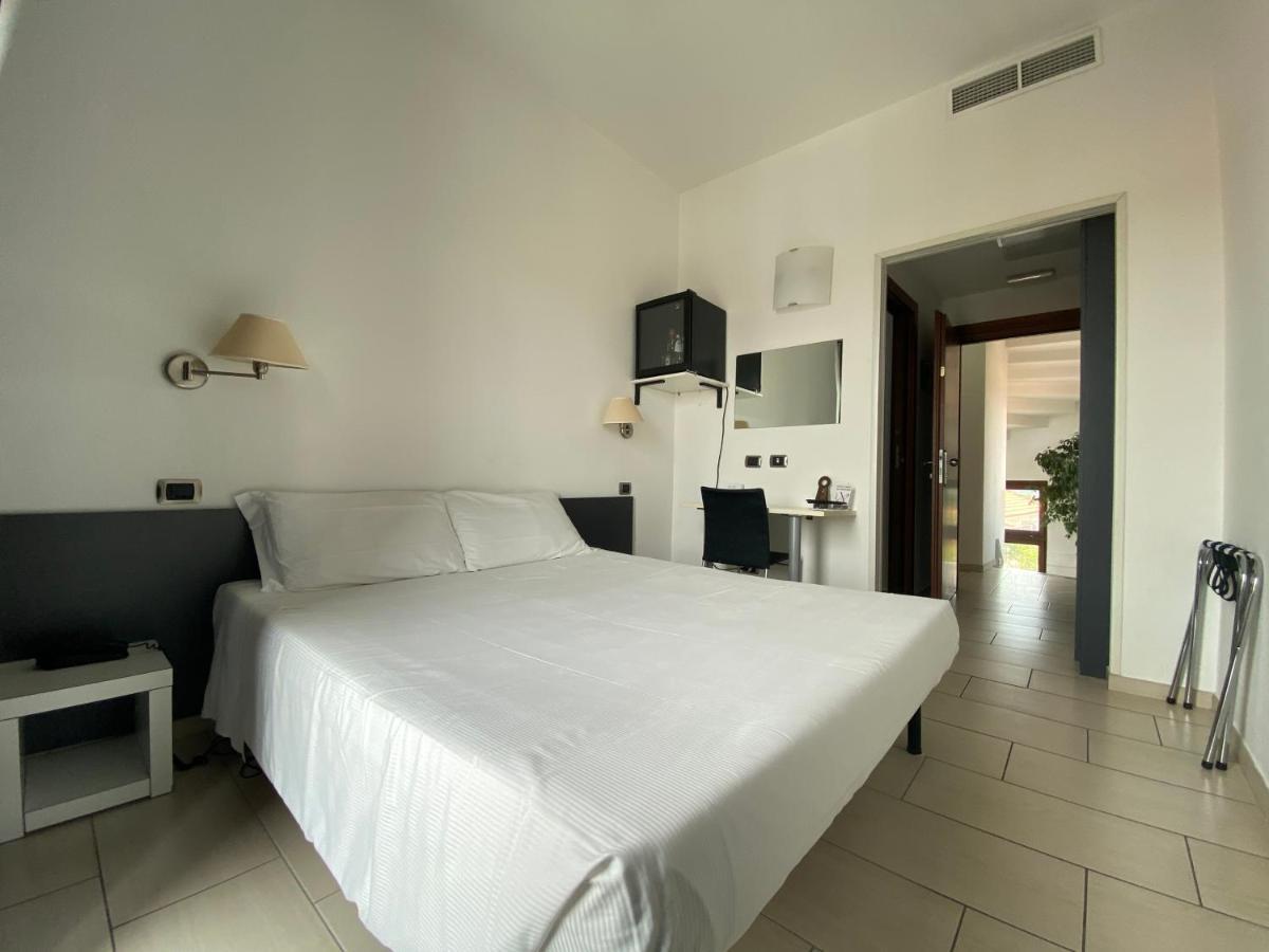 Hotel La Locanda Cadrezzate Buitenkant foto
